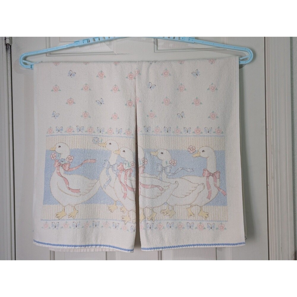 VTG 80s Country Goose Geese Bath Towel White Blue Cottagecore Grandmacore Folk